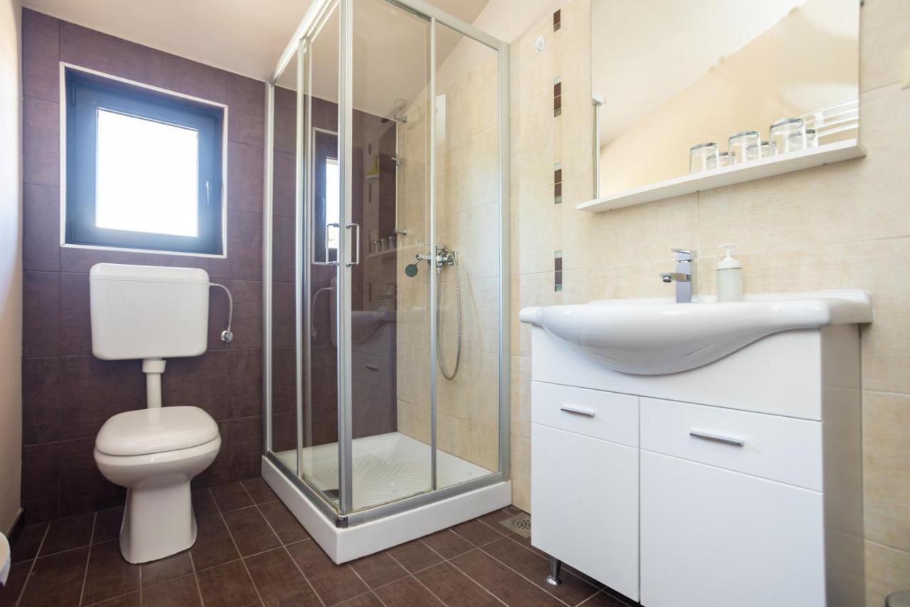 Apartmani Beba Омишаль Экстерьер фото