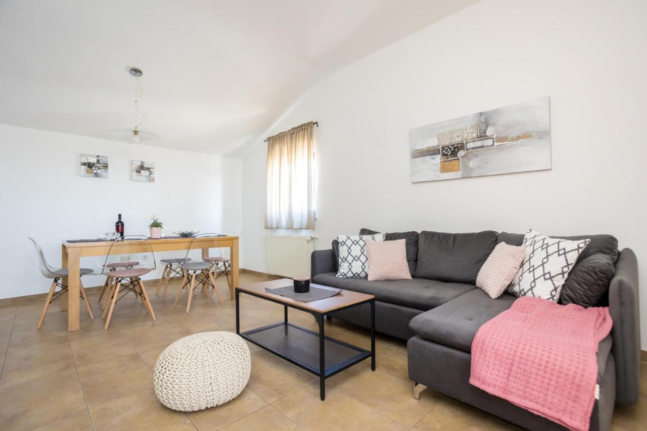 Apartmani Beba Омишаль Экстерьер фото