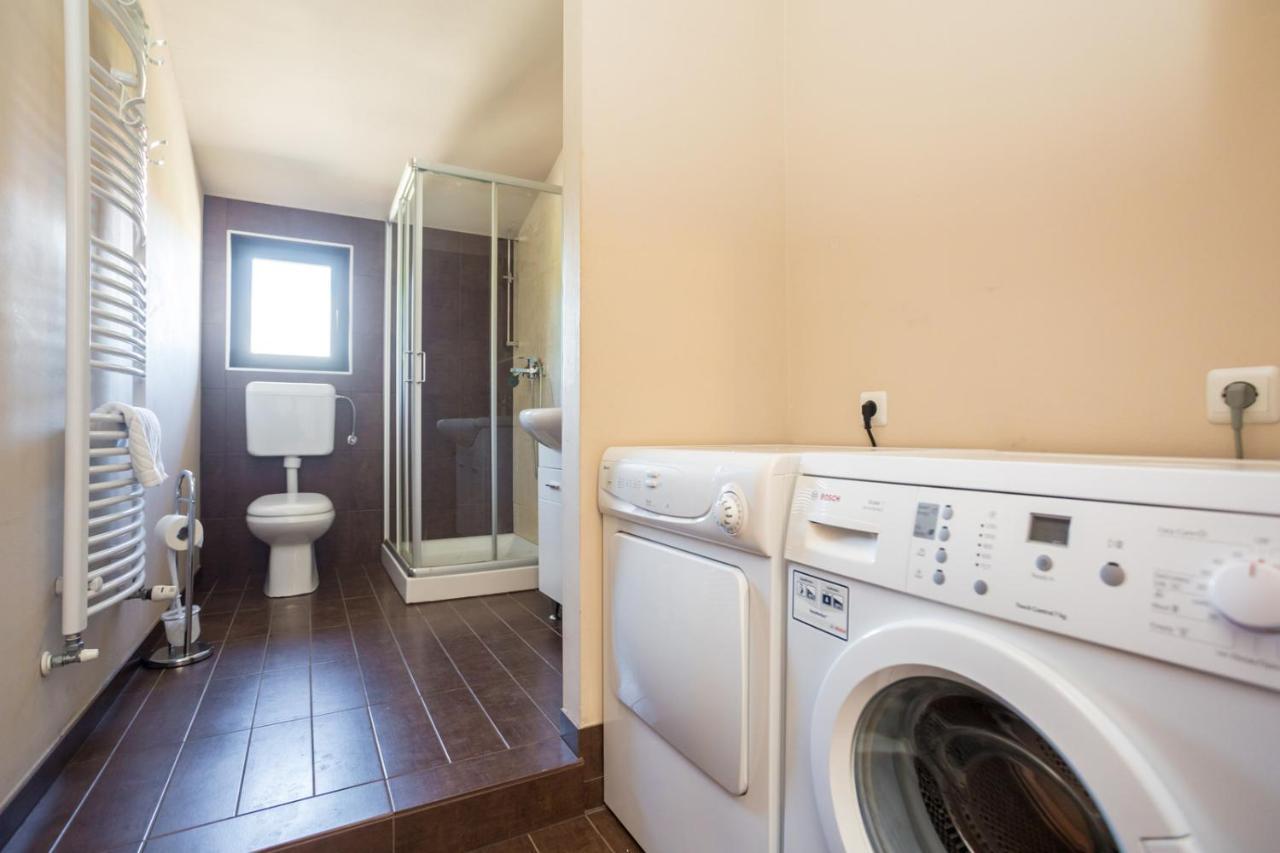 Apartmani Beba Омишаль Экстерьер фото
